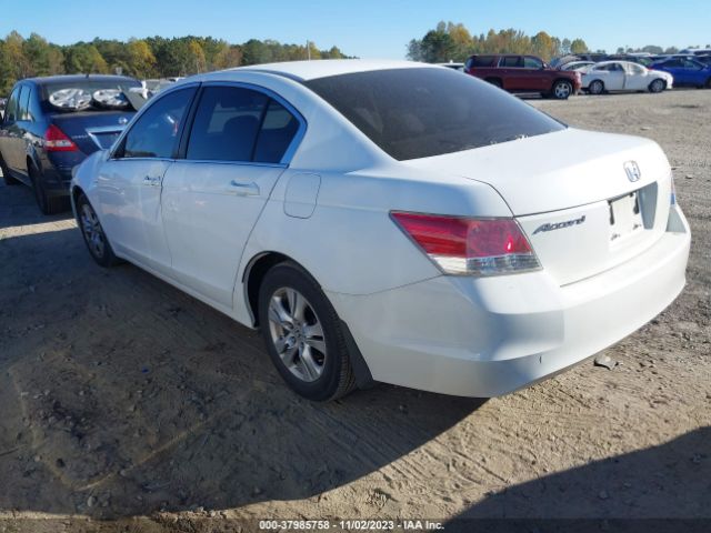 Photo 2 VIN: 1HGCP2F45AA004993 - HONDA ACCORD 