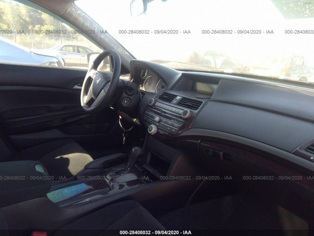 Photo 4 VIN: 1HGCP2F45AA045317 - HONDA ACCORD SDN 