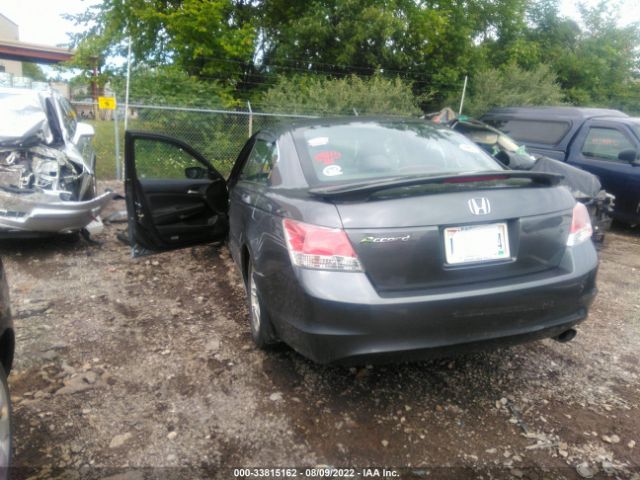 Photo 2 VIN: 1HGCP2F45AA046449 - HONDA ACCORD SDN 