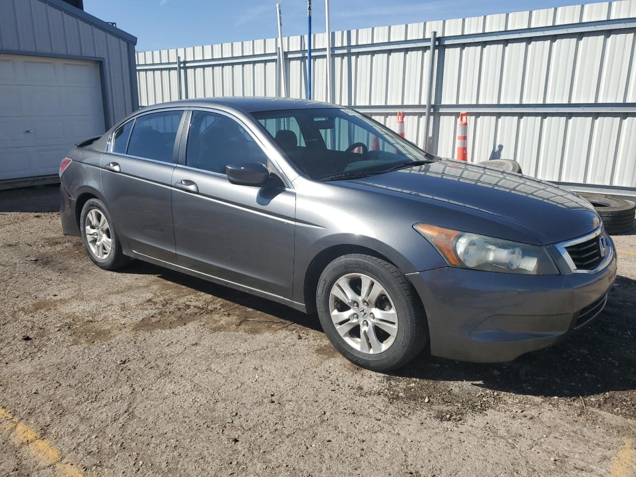 Photo 3 VIN: 1HGCP2F45AA083985 - HONDA ACCORD 