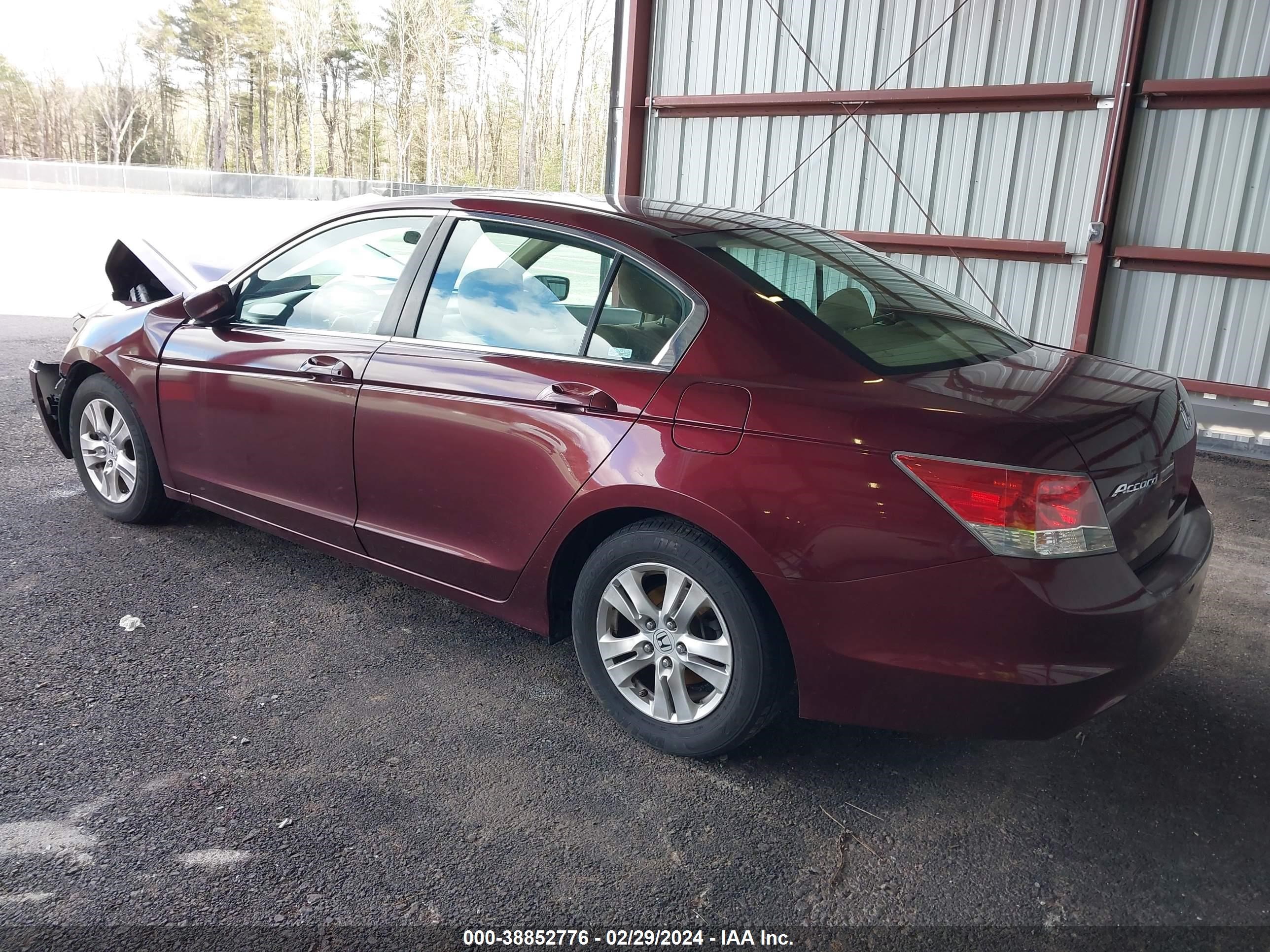 Photo 2 VIN: 1HGCP2F45AA113809 - HONDA ACCORD 