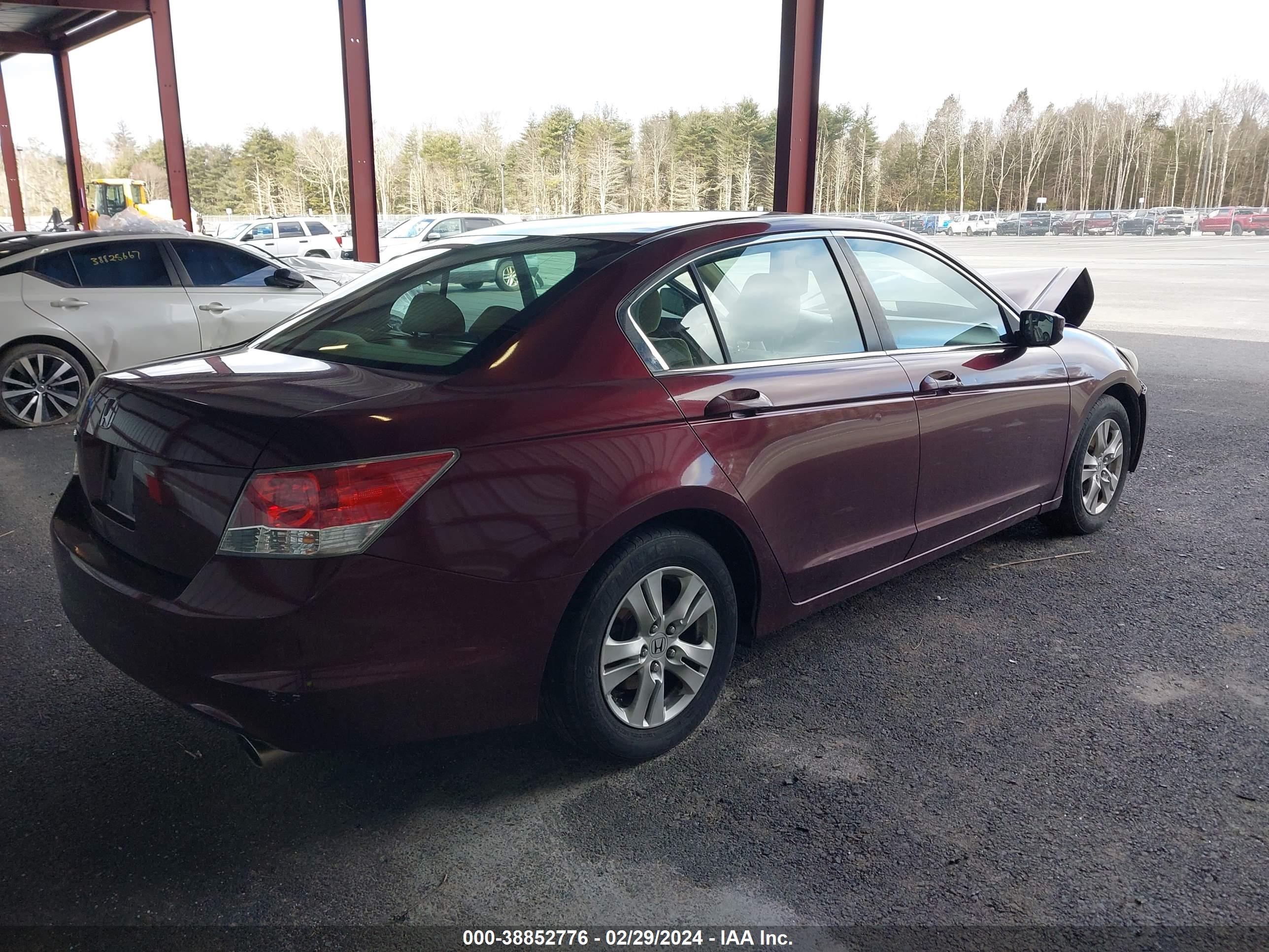 Photo 3 VIN: 1HGCP2F45AA113809 - HONDA ACCORD 