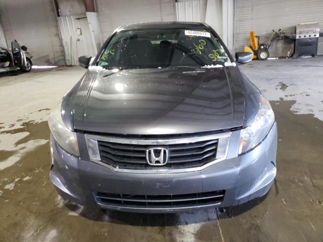 Photo 4 VIN: 1HGCP2F45AA130089 - HONDA ACCORD LXP 