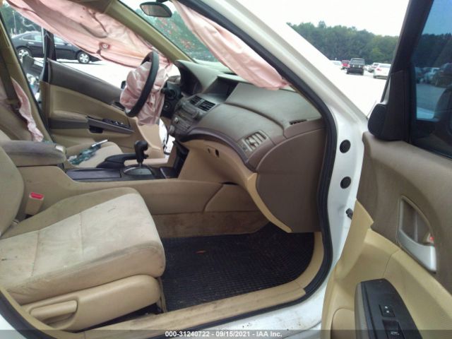 Photo 4 VIN: 1HGCP2F45AA134482 - HONDA ACCORD SDN 