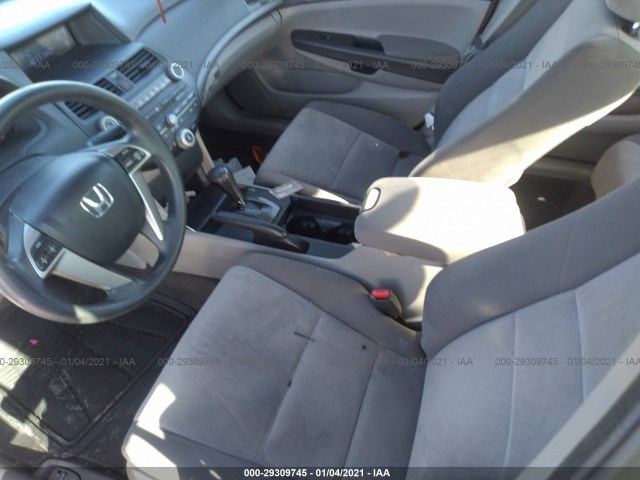 Photo 4 VIN: 1HGCP2F45AA136331 - HONDA ACCORD SDN 