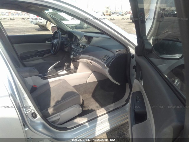 Photo 4 VIN: 1HGCP2F45BA035565 - HONDA ACCORD SDN 