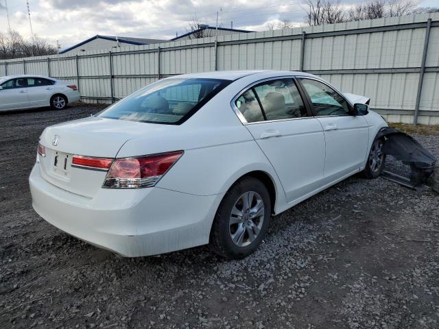 Photo 2 VIN: 1HGCP2F45BA092672 - HONDA ACCORD LXP 