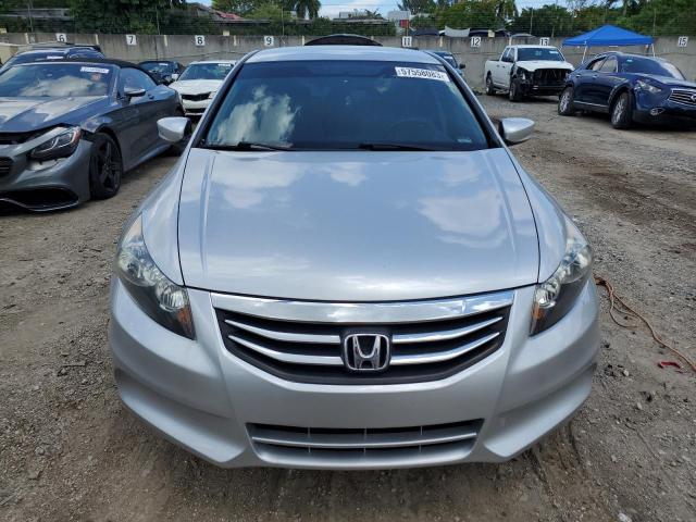 Photo 4 VIN: 1HGCP2F45BA112693 - HONDA ACCORD LXP 