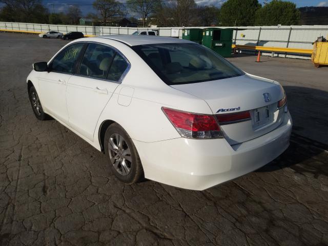 Photo 2 VIN: 1HGCP2F45BA120499 - HONDA ACCORD LXP 