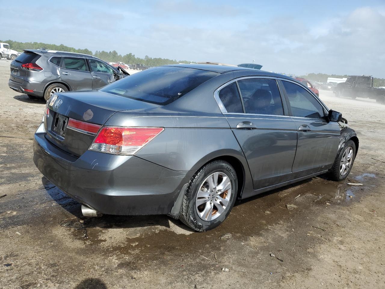 Photo 2 VIN: 1HGCP2F45CA042453 - HONDA ACCORD 