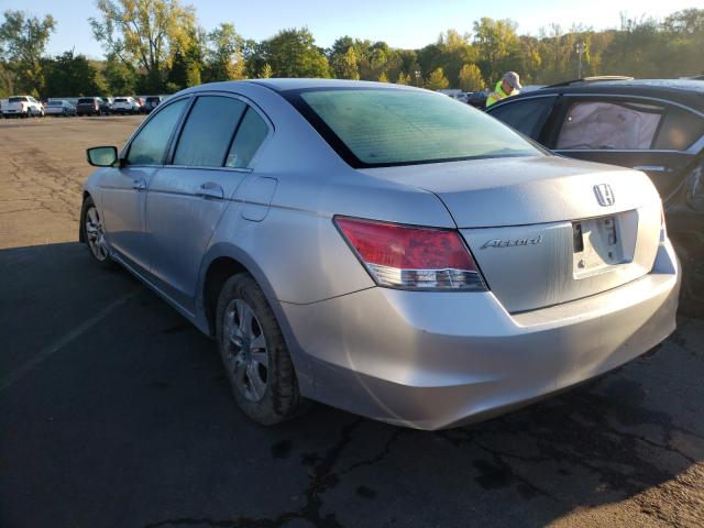 Photo 2 VIN: 1HGCP2F46AA012956 - HONDA ACCORD LXP 