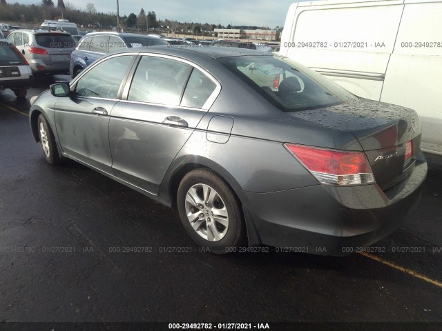 Photo 2 VIN: 1HGCP2F46AA017946 - HONDA ACCORD LXP 