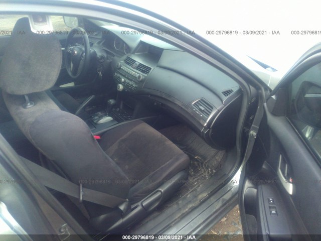 Photo 4 VIN: 1HGCP2F46AA077810 - HONDA ACCORD SDN 