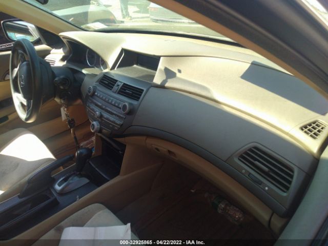 Photo 4 VIN: 1HGCP2F46AA097927 - HONDA ACCORD SDN 