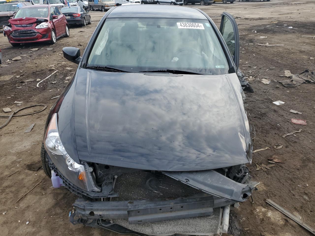 Photo 4 VIN: 1HGCP2F46BA018760 - HONDA ACCORD 