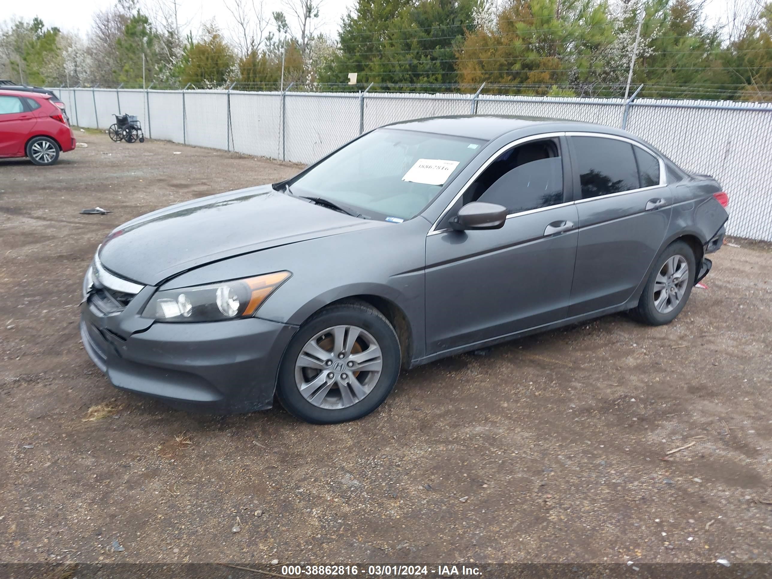 Photo 1 VIN: 1HGCP2F46BA126019 - HONDA ACCORD 