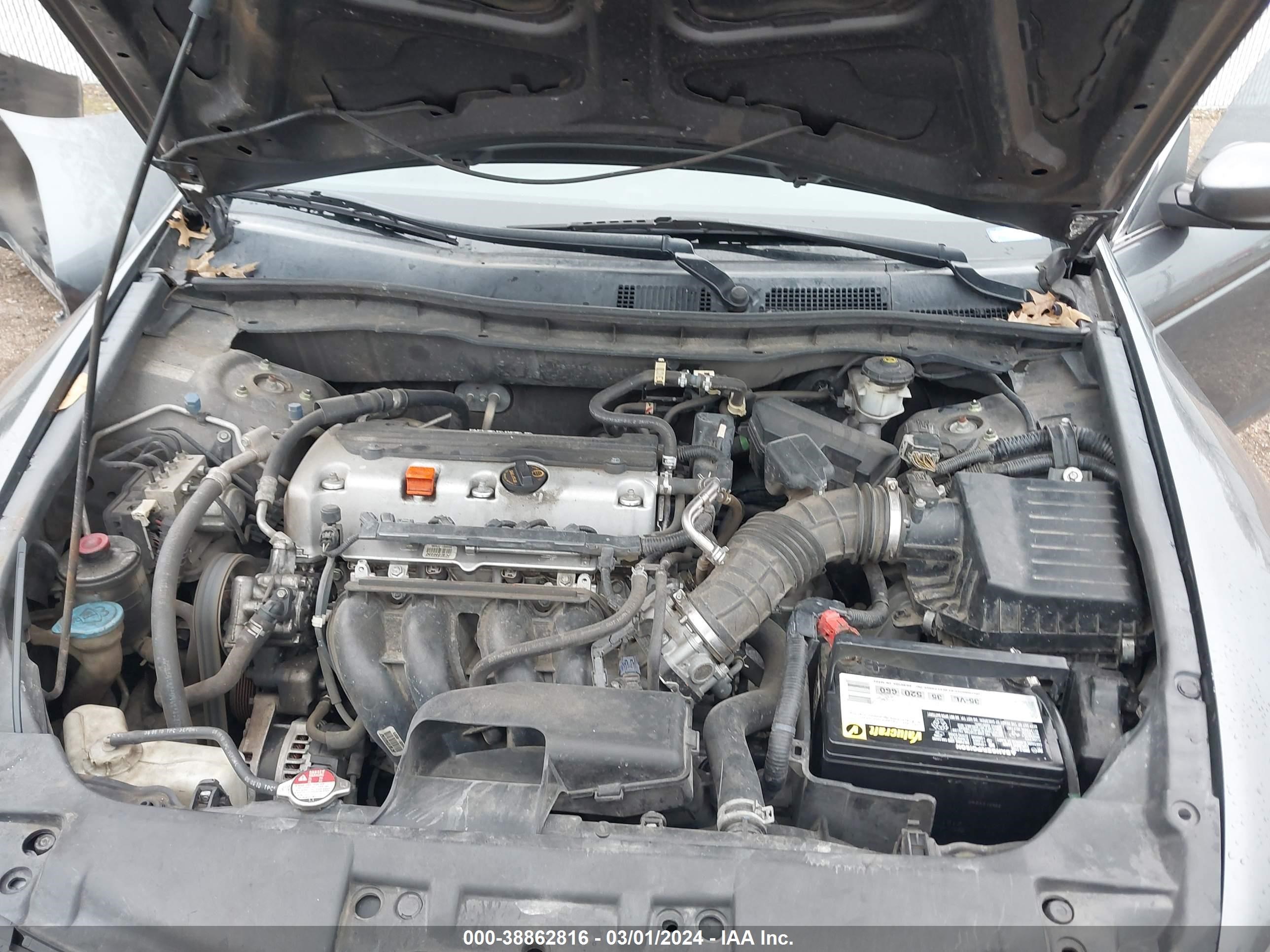 Photo 9 VIN: 1HGCP2F46BA126019 - HONDA ACCORD 