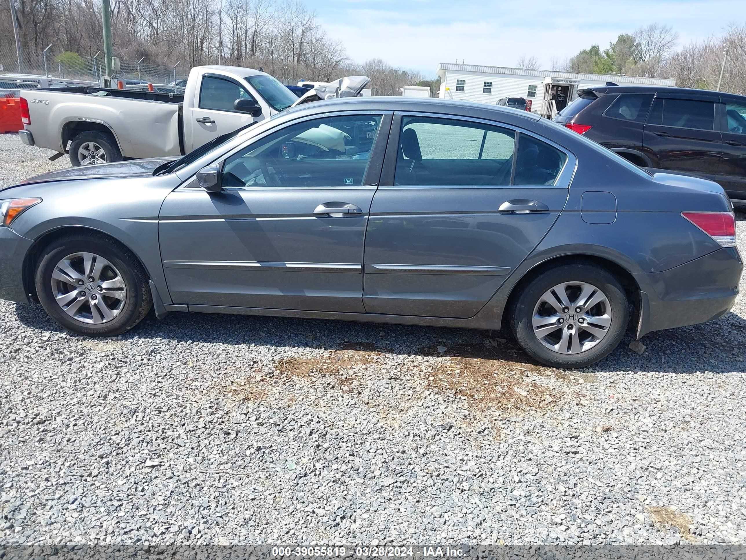 Photo 13 VIN: 1HGCP2F46BA141765 - HONDA ACCORD 