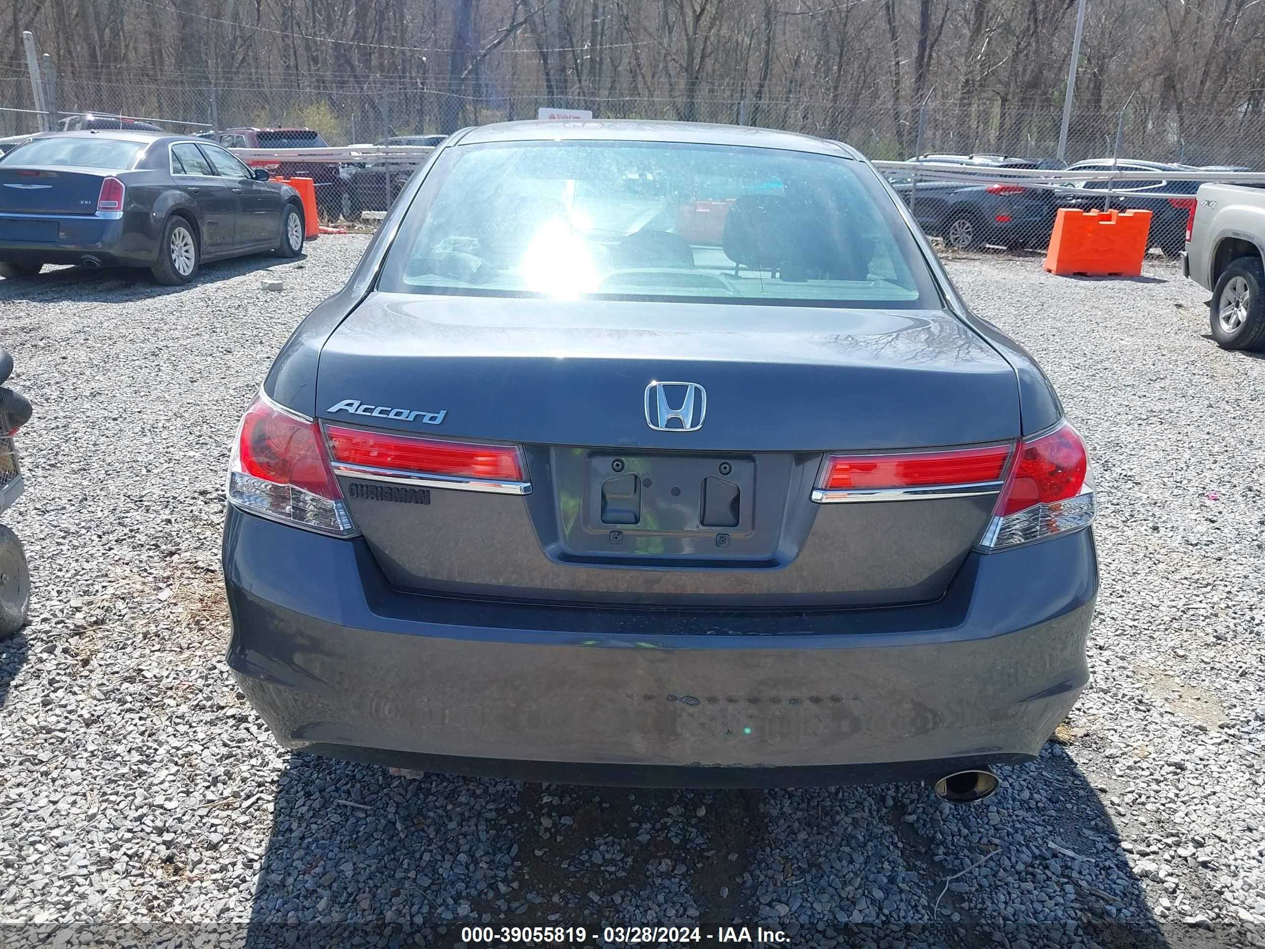 Photo 15 VIN: 1HGCP2F46BA141765 - HONDA ACCORD 