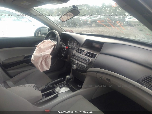 Photo 4 VIN: 1HGCP2F46CA111781 - HONDA ACCORD SDN 