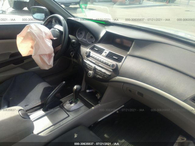 Photo 4 VIN: 1HGCP2F46CA115765 - HONDA ACCORD SDN 