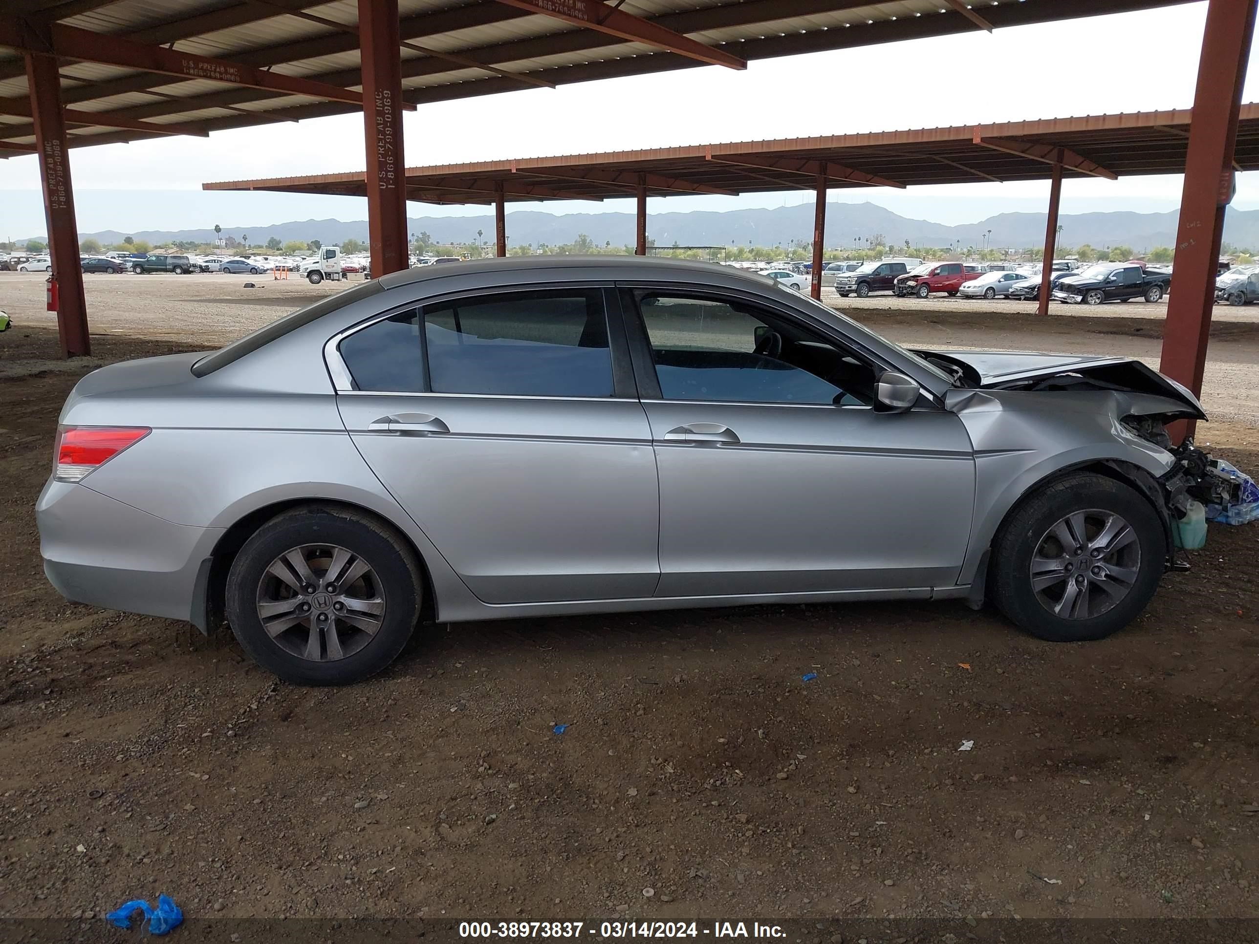 Photo 11 VIN: 1HGCP2F46CA230768 - HONDA ACCORD 