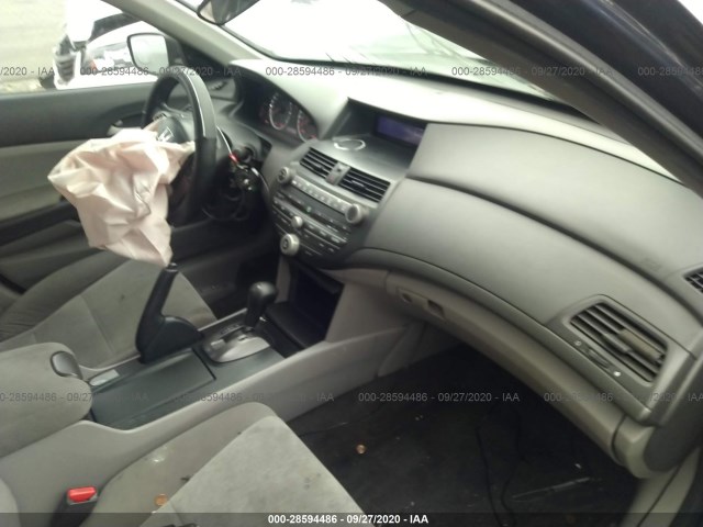 Photo 4 VIN: 1HGCP2F47AA033606 - HONDA ACCORD SDN 