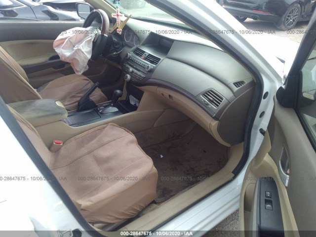 Photo 4 VIN: 1HGCP2F47AA043259 - HONDA ACCORD SDN 