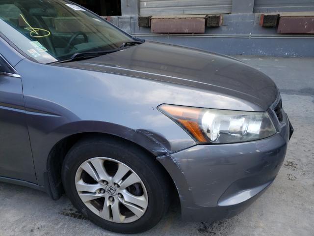 Photo 8 VIN: 1HGCP2F47AA104898 - HONDA ACCORD LXP 