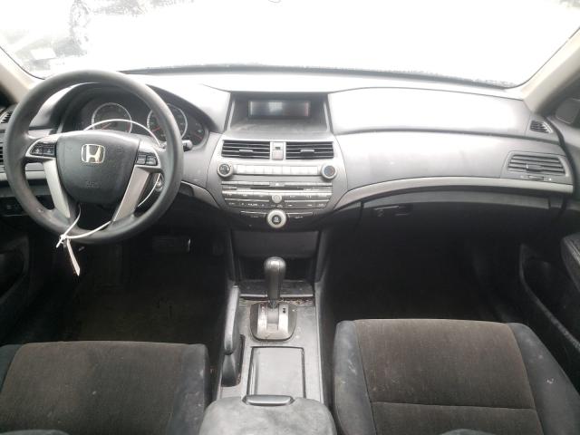 Photo 8 VIN: 1HGCP2F47AA129977 - HONDA ACCORD LXP 