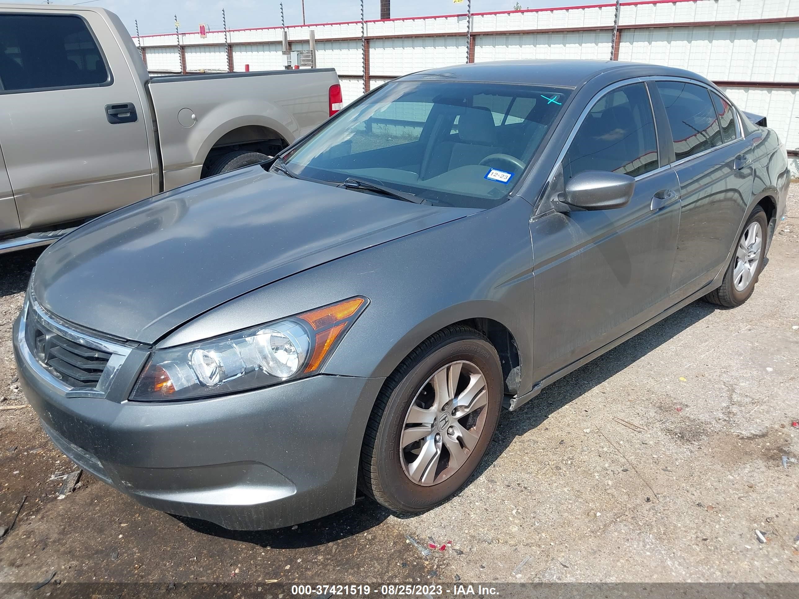 Photo 1 VIN: 1HGCP2F47AA164356 - HONDA ACCORD 