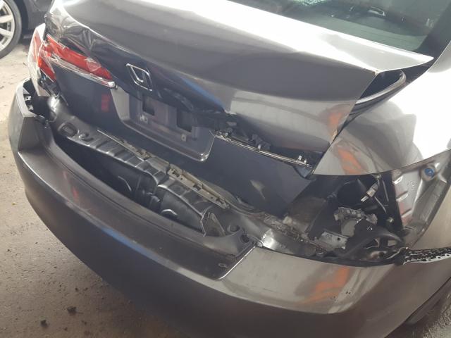 Photo 8 VIN: 1HGCP2F47BA035468 - HONDA ACCORD LXP 