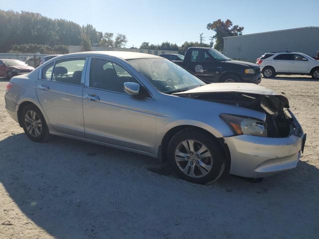 Photo 3 VIN: 1HGCP2F47BA120228 - HONDA ACCORD LXP 