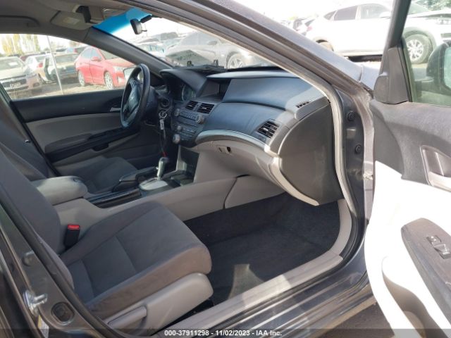 Photo 4 VIN: 1HGCP2F47CA000530 - HONDA ACCORD SDN 