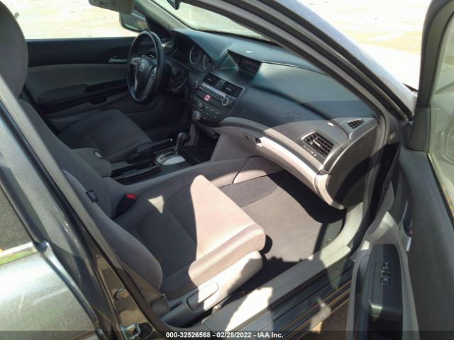 Photo 4 VIN: 1HGCP2F47CA031776 - HONDA ACCORD SDN 