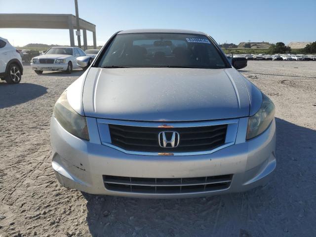 Photo 4 VIN: 1HGCP2F48AA013901 - HONDA ACCORD LXP 