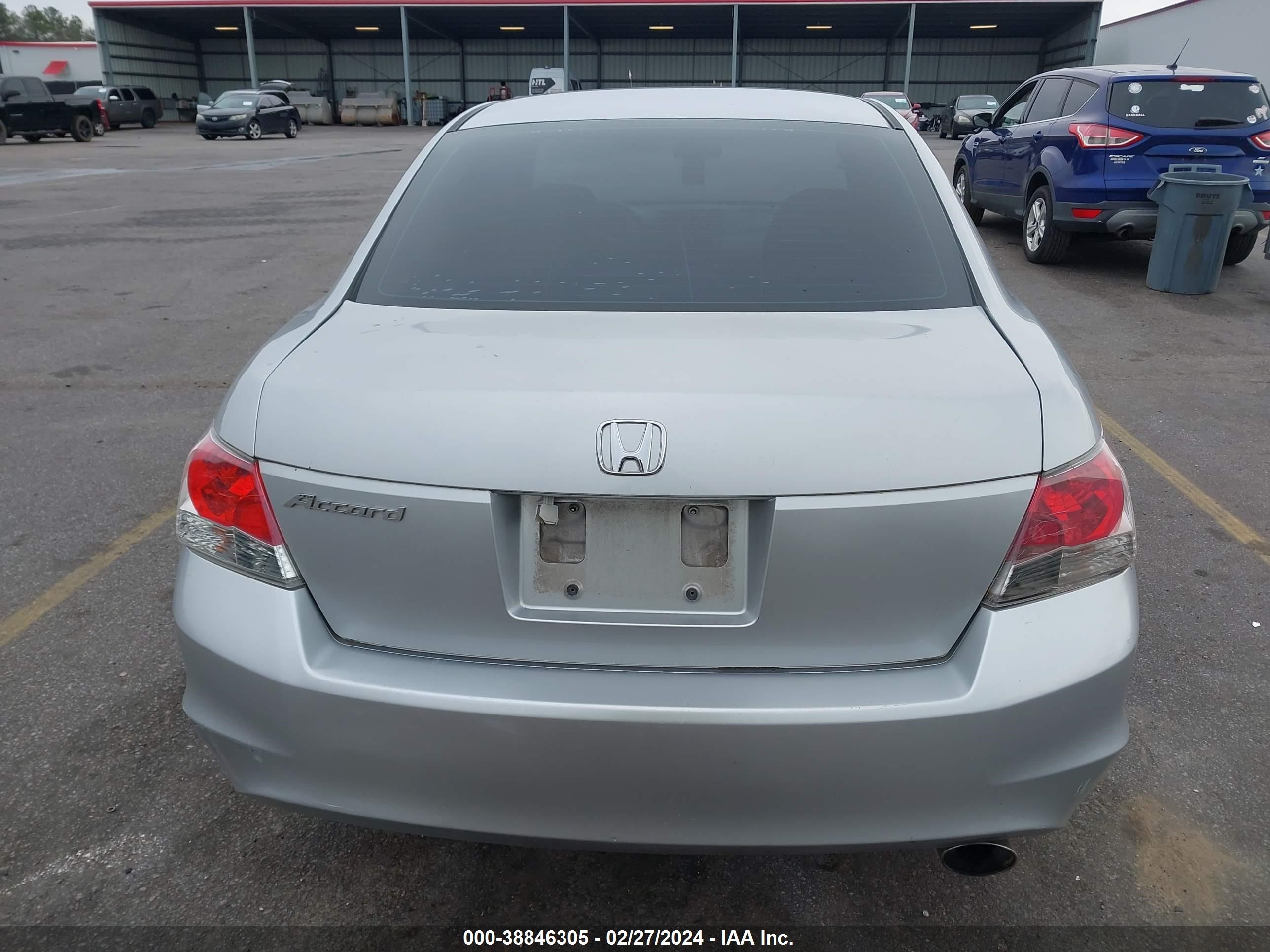 Photo 15 VIN: 1HGCP2F48AA102111 - HONDA ACCORD 