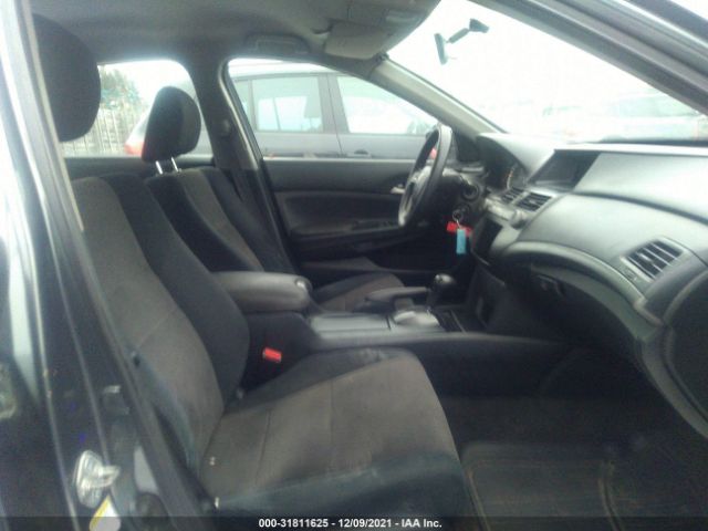 Photo 4 VIN: 1HGCP2F48AA113951 - HONDA ACCORD SDN 