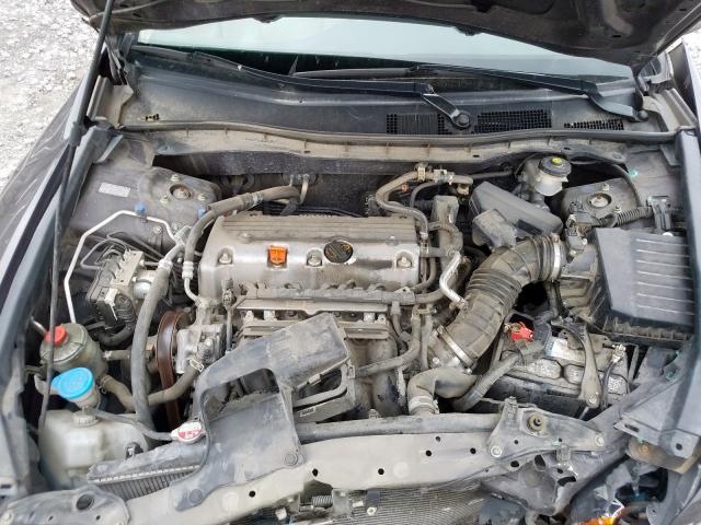 Photo 6 VIN: 1HGCP2F48BA131075 - HONDA ACCORD LXP 