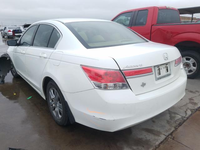 Photo 2 VIN: 1HGCP2F48BA154758 - HONDA ACCORD LXP 