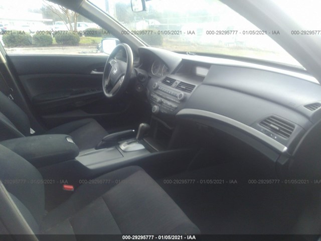 Photo 4 VIN: 1HGCP2F48CA027204 - HONDA ACCORD SDN 