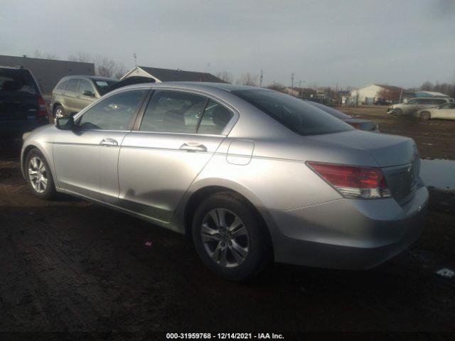 Photo 2 VIN: 1HGCP2F49AA001126 - HONDA ACCORD SDN 