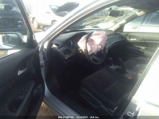 Photo 4 VIN: 1HGCP2F49AA001126 - HONDA ACCORD SDN 