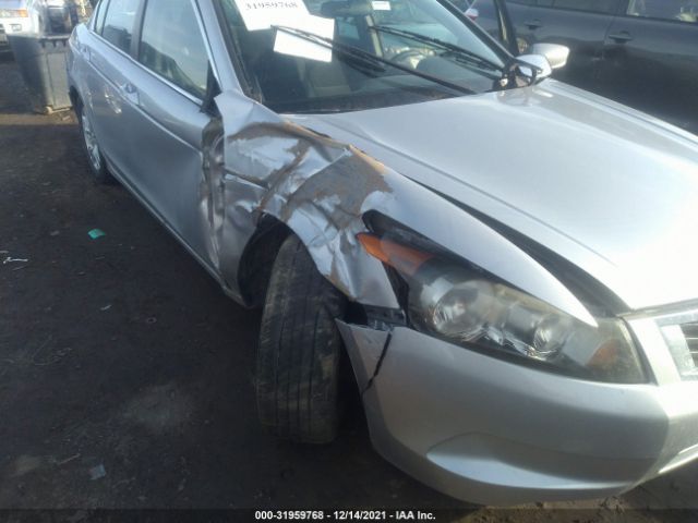 Photo 5 VIN: 1HGCP2F49AA001126 - HONDA ACCORD SDN 