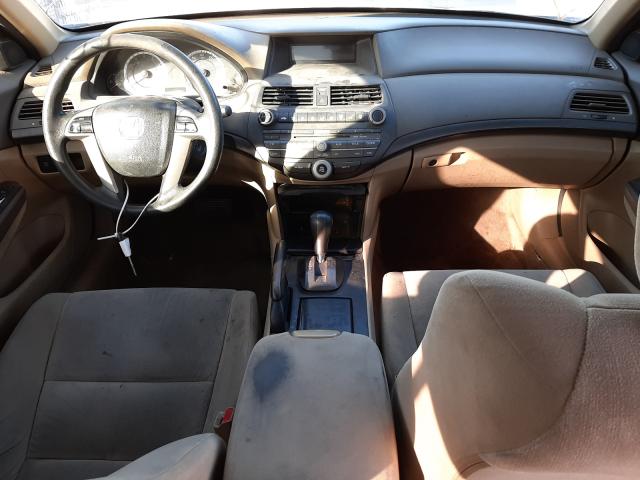 Photo 8 VIN: 1HGCP2F49AA063108 - HONDA ACCORD LXP 