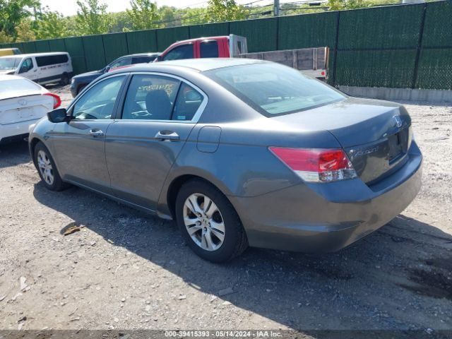 Photo 2 VIN: 1HGCP2F49AA077851 - HONDA ACCORD 