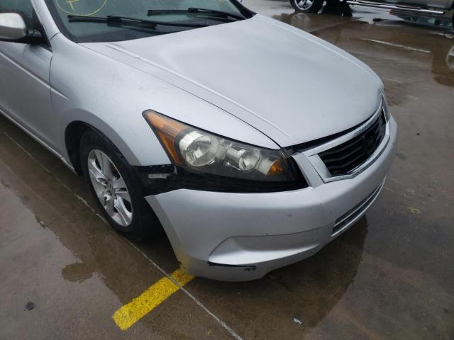 Photo 8 VIN: 1HGCP2F49AA082631 - HONDA ACCORD LXP 