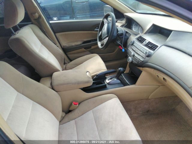 Photo 4 VIN: 1HGCP2F49AA158056 - HONDA ACCORD SDN 