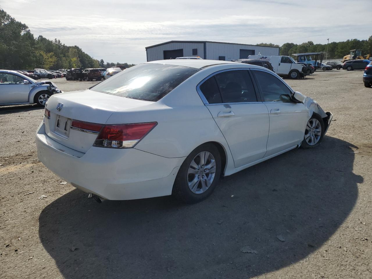 Photo 2 VIN: 1HGCP2F49BA022267 - HONDA ACCORD 