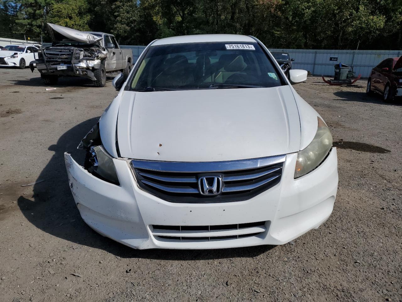 Photo 4 VIN: 1HGCP2F49BA022267 - HONDA ACCORD 